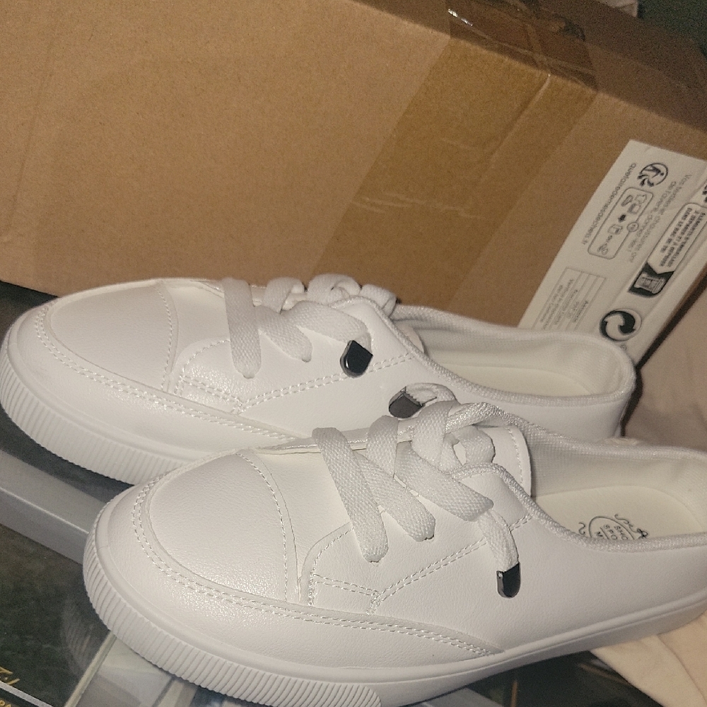 White Sneakers From Shein New In Box Size 5.5